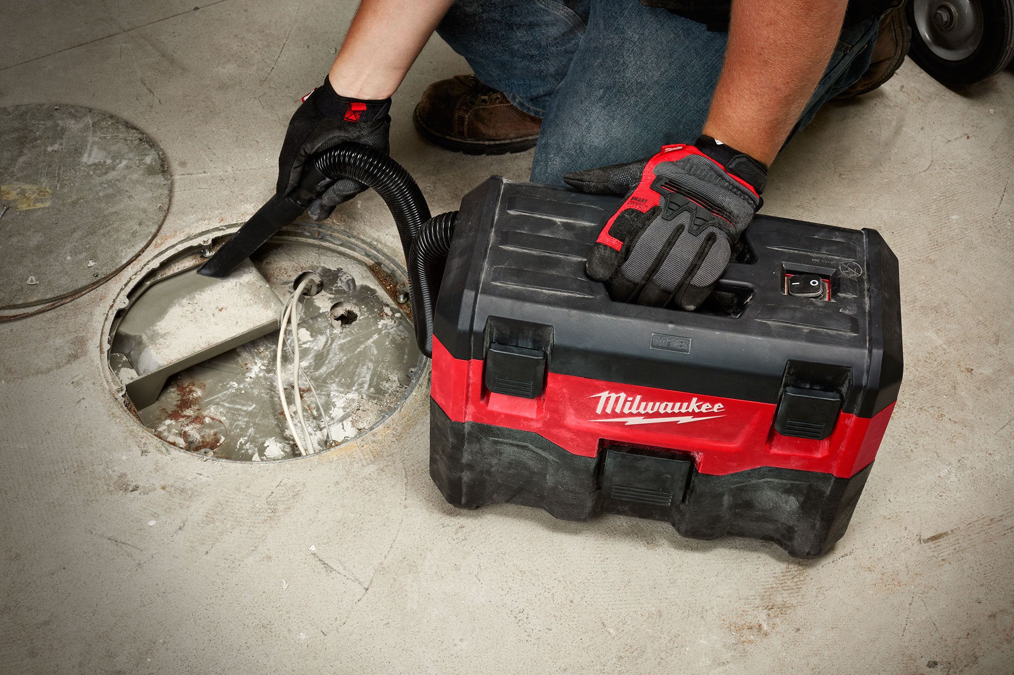 ASPIRATEUR 2 GALLONS SEC & HUMIDE M18