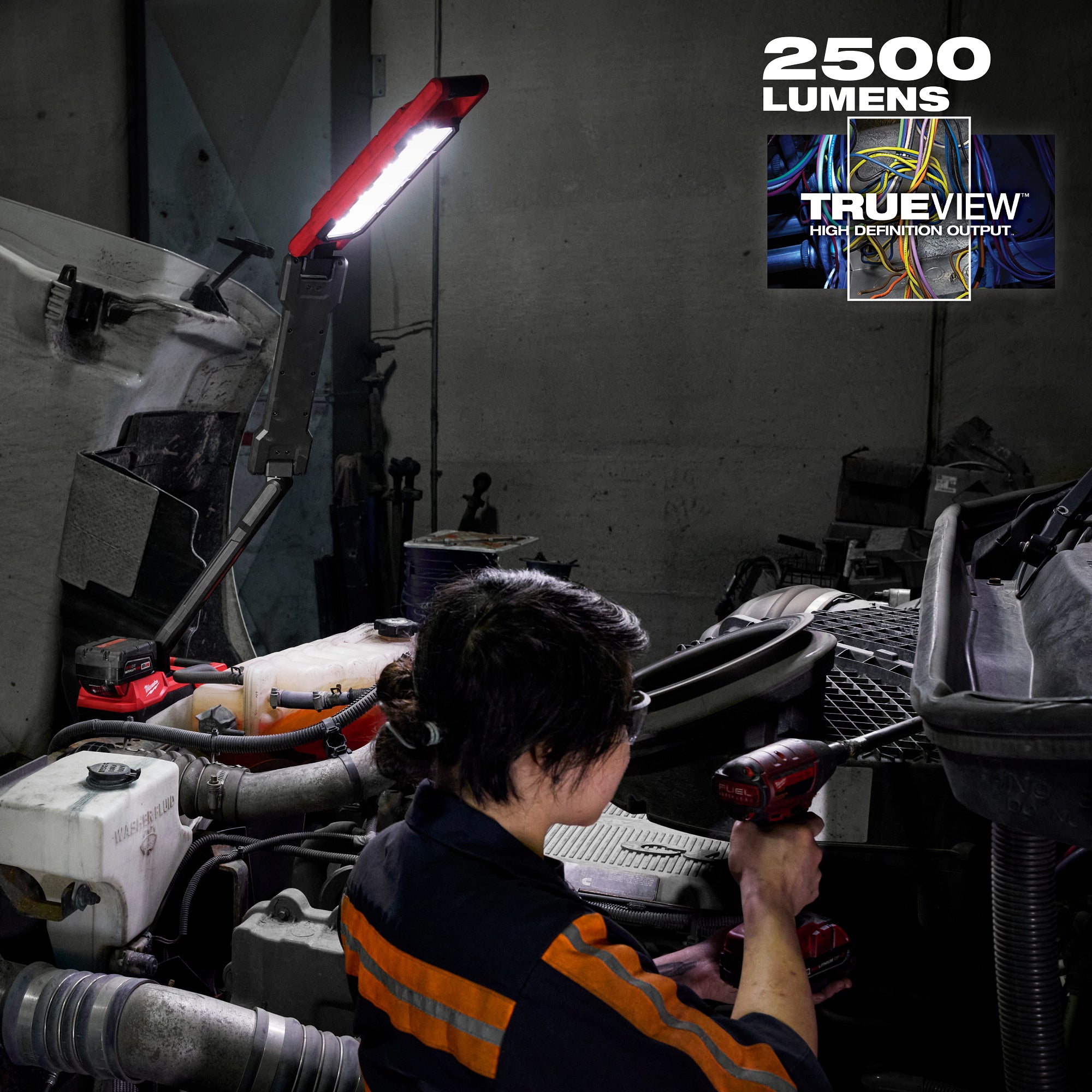 LUMIÈRE 2 500 LUMENS À PERCHE EXTENSIBLE MAGNÉTIQUE M18