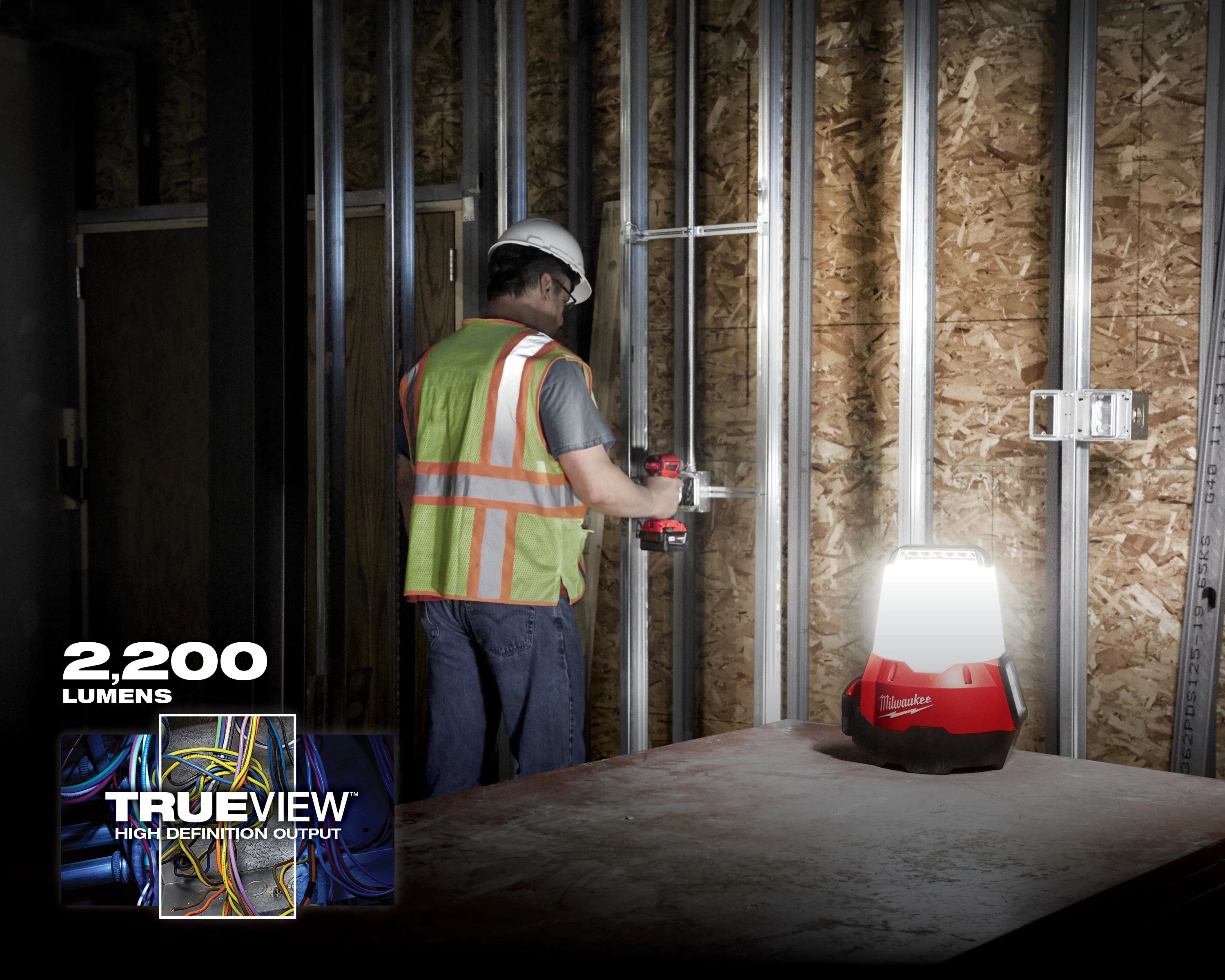 LAMPE DE CHANTIER COMPACTE M18 RADIUS™  (2 200 LUMENS)