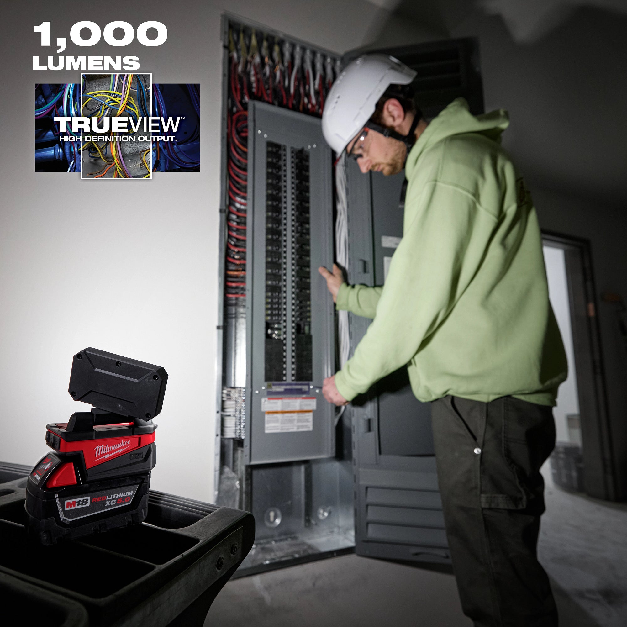LUMIÈRE COMPACTE PLIABLE 1 000 LUMENS M18