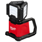LUMIÈRE À TRIPLE PANNEAU ROVER 4 500 LUMENS M18