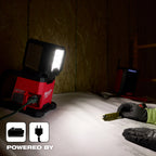 LUMIÈRE À TRIPLE PANNEAU ROVER 4 500 LUMENS M18