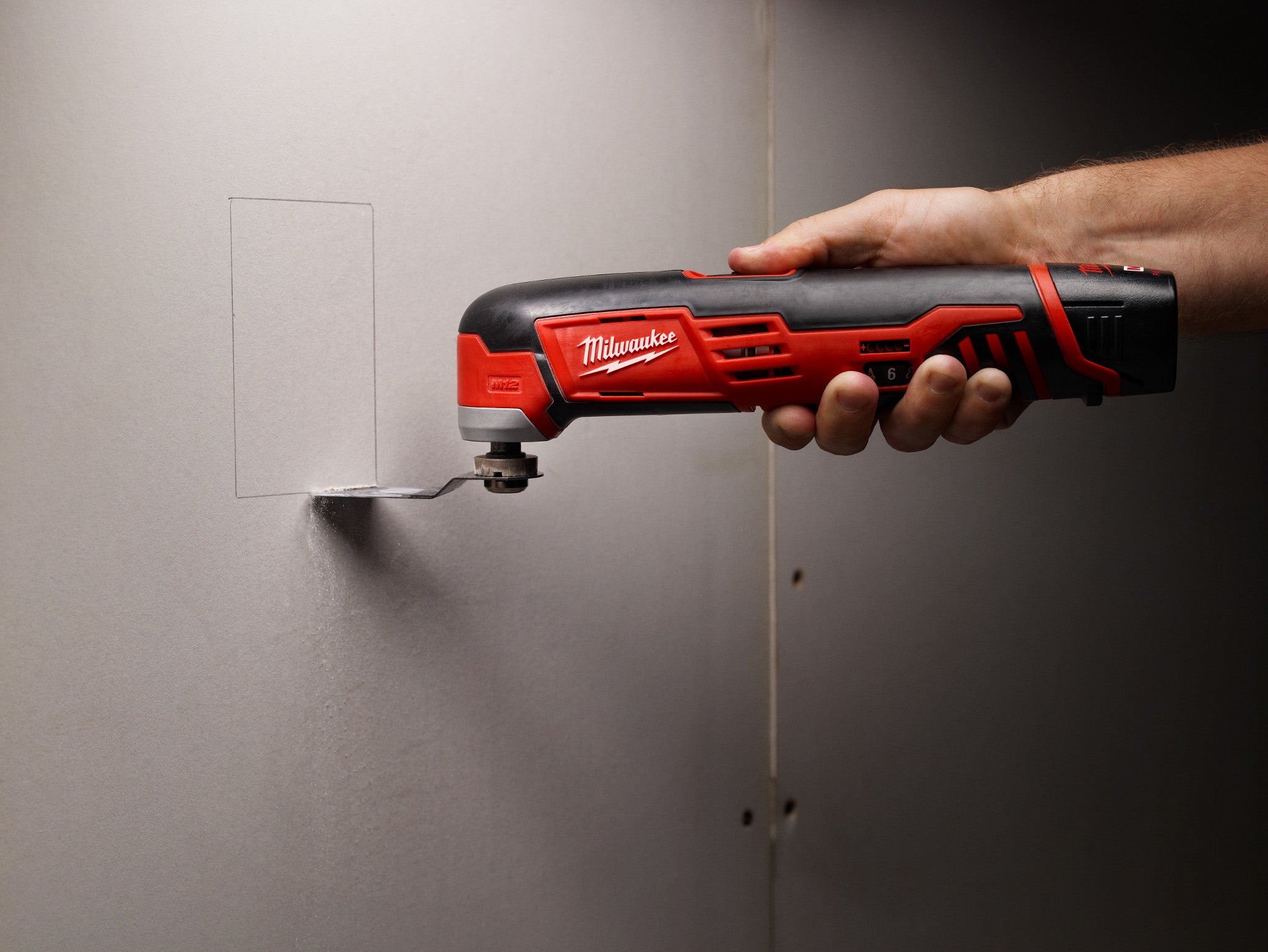 M12 OSCILLATING MULTI-TOOL