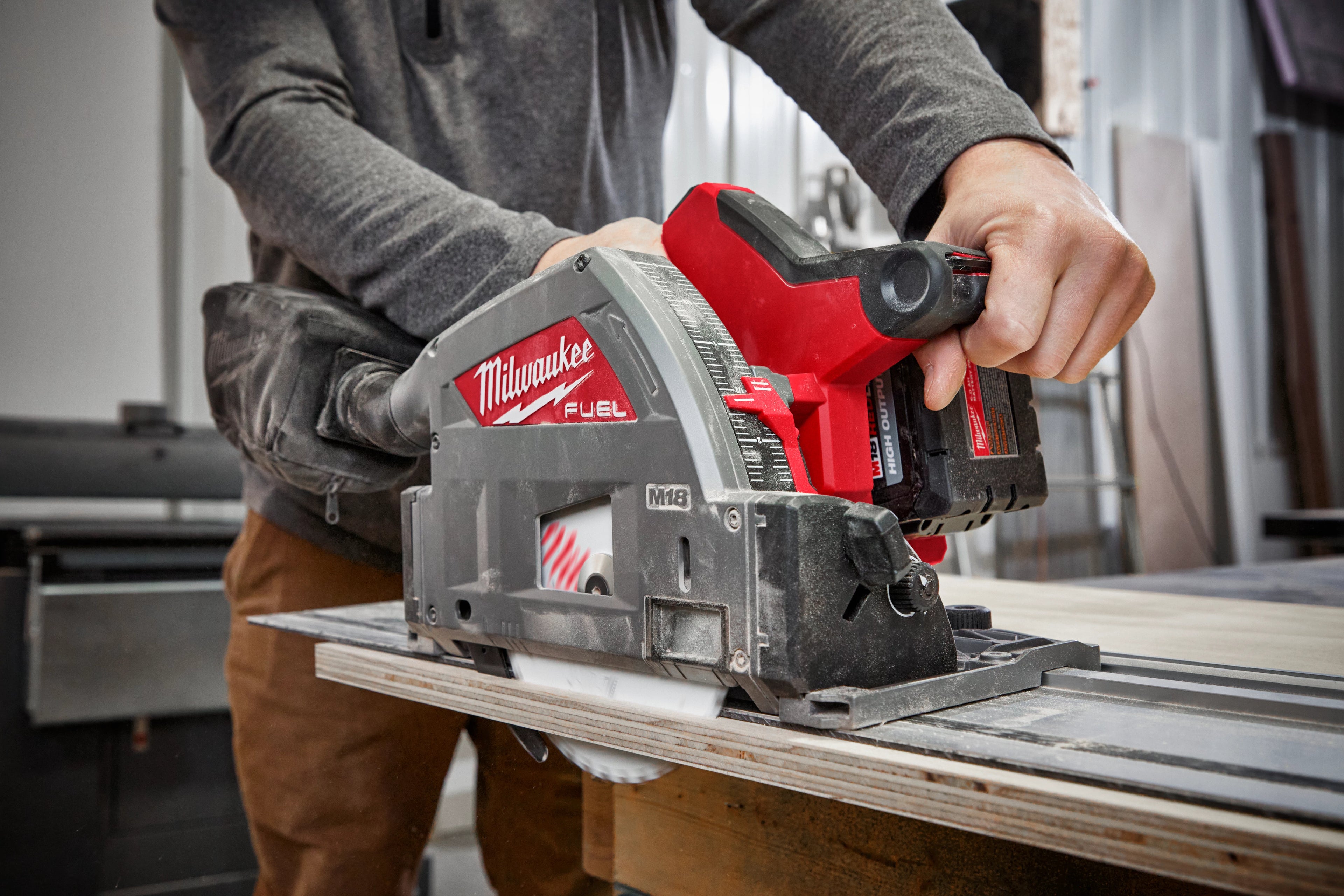M18 FUEL 6-1/2" PLUNGE CIRCULAR SAW KIT (XC6.0)
