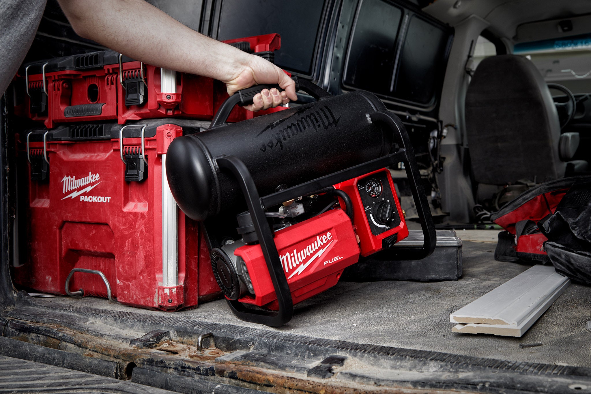 COMPRESSEUR 2 GALLONS SILENCIEUX COMPACT M18 FUEL BRUSHLESS