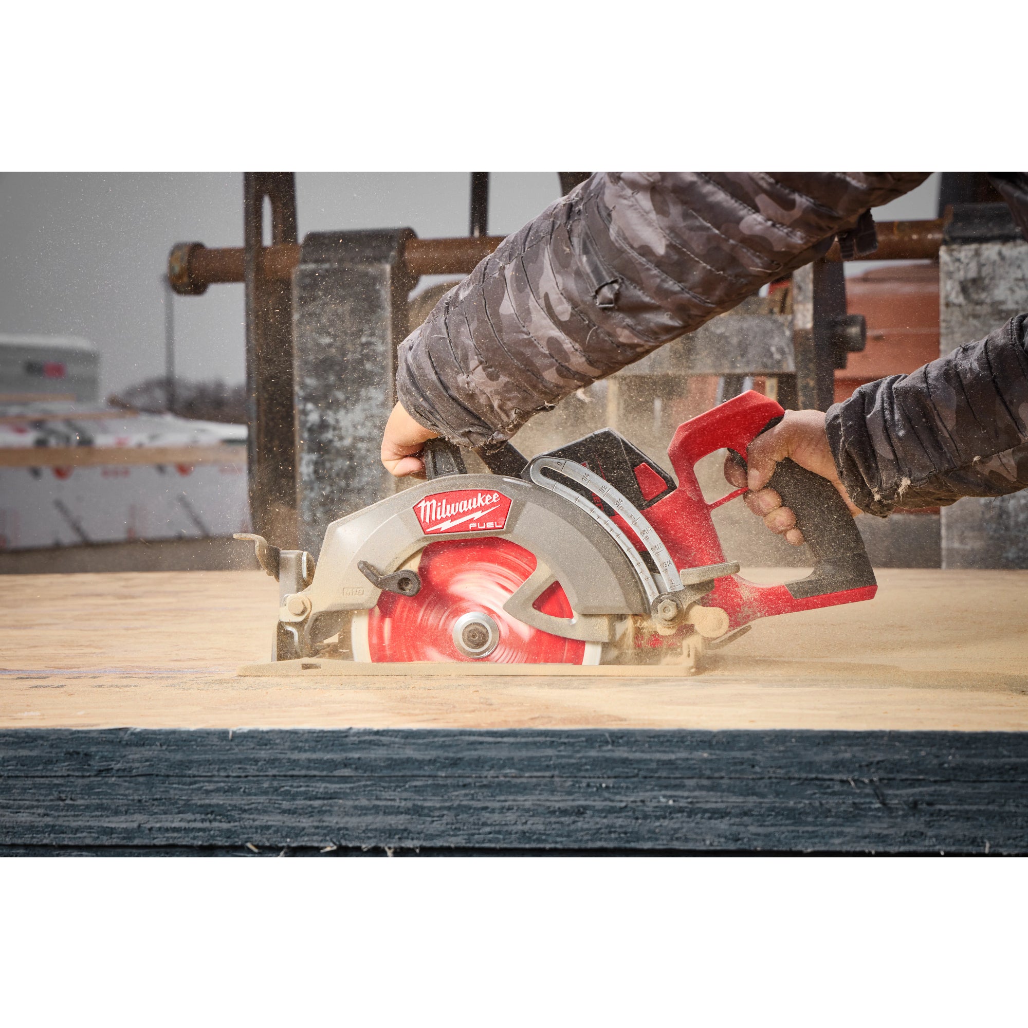 SCIE CIRCULAIRE 7-1/4'' À POIGNÉE ARRIÈRE M18 FUEL BRUSHLESS