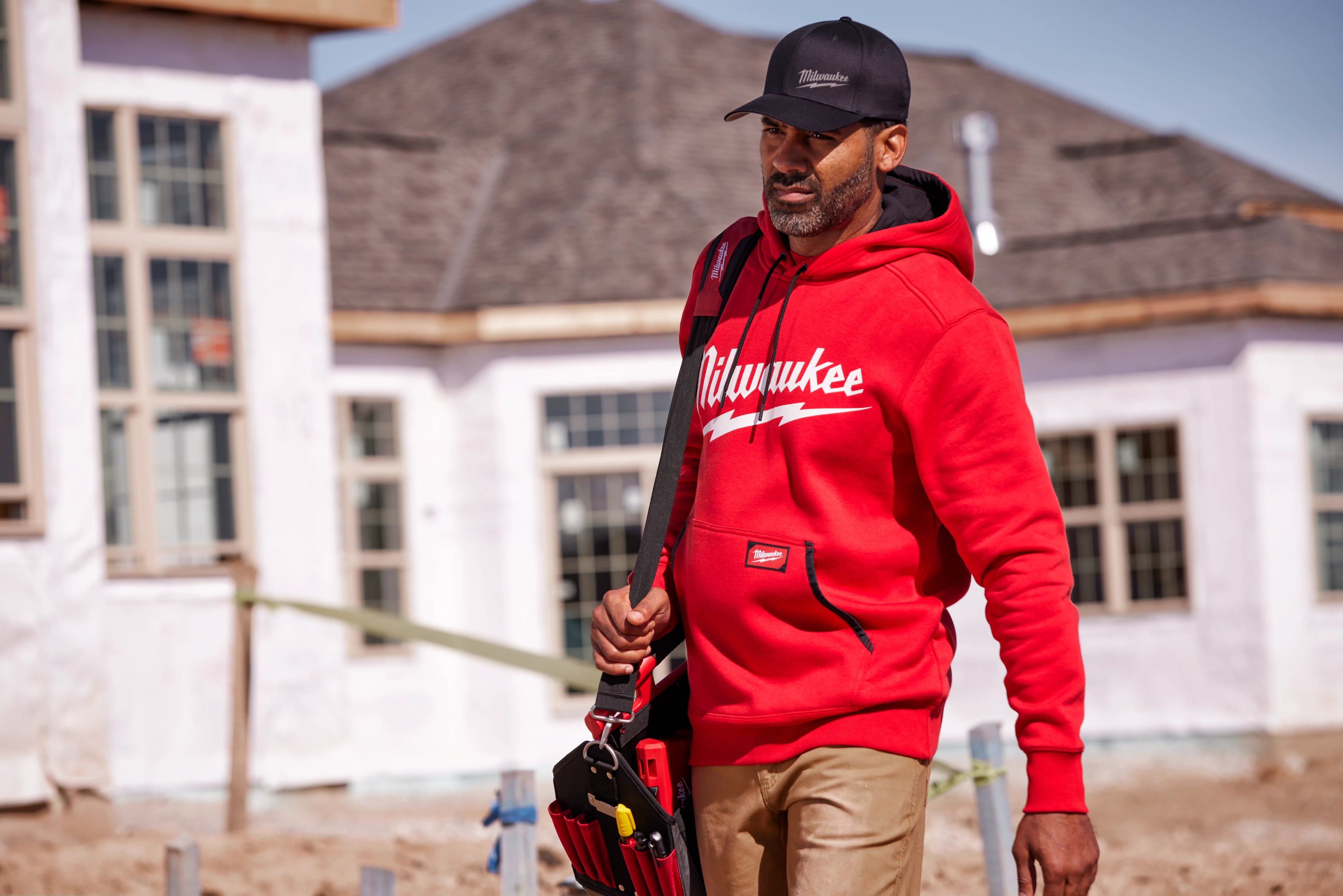 COTON OUATÉ MILWAUKEE BIG LOGO (ROUGE - MEDIUM)