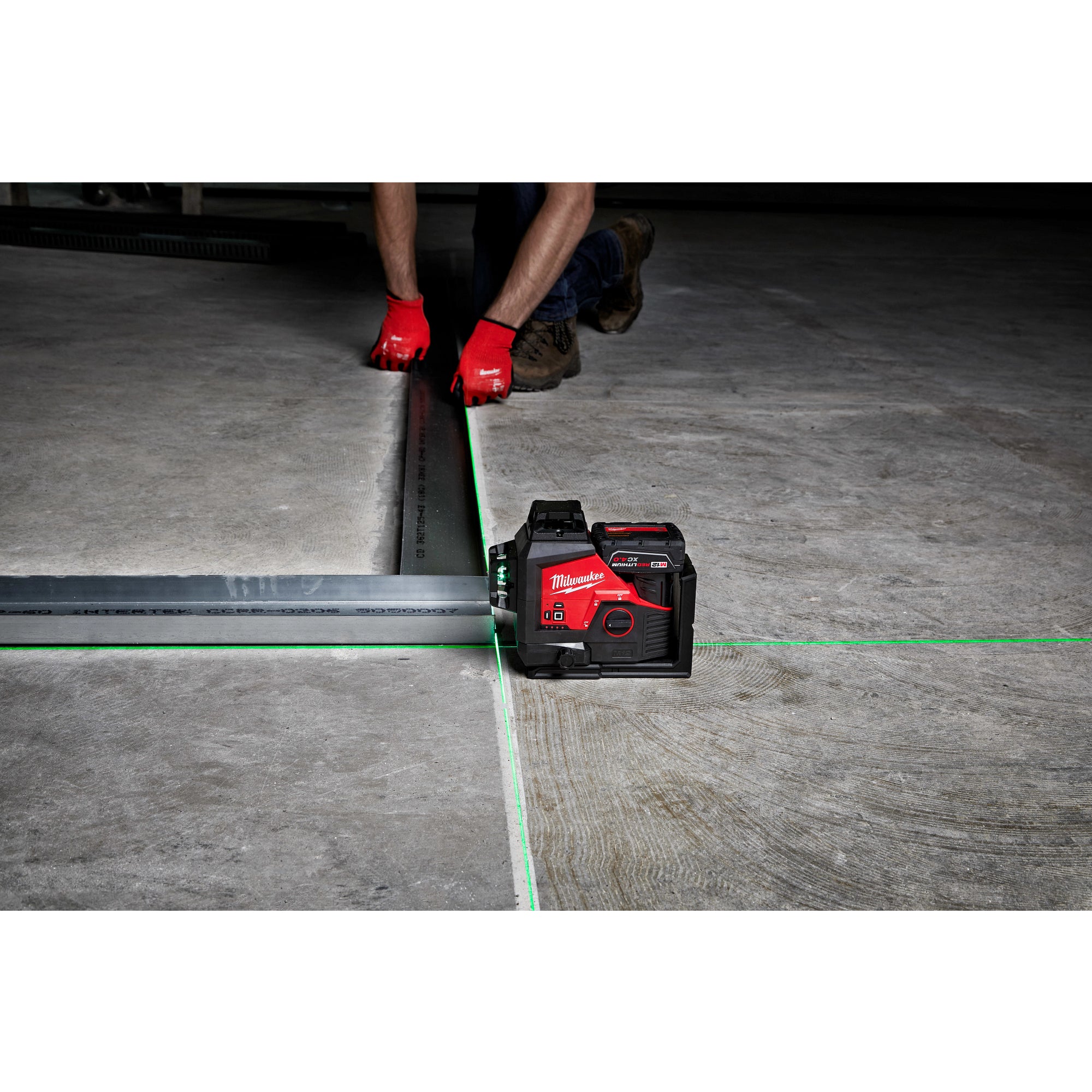 M12 360° 3-PLANE GREEN LASER LEVEL KIT