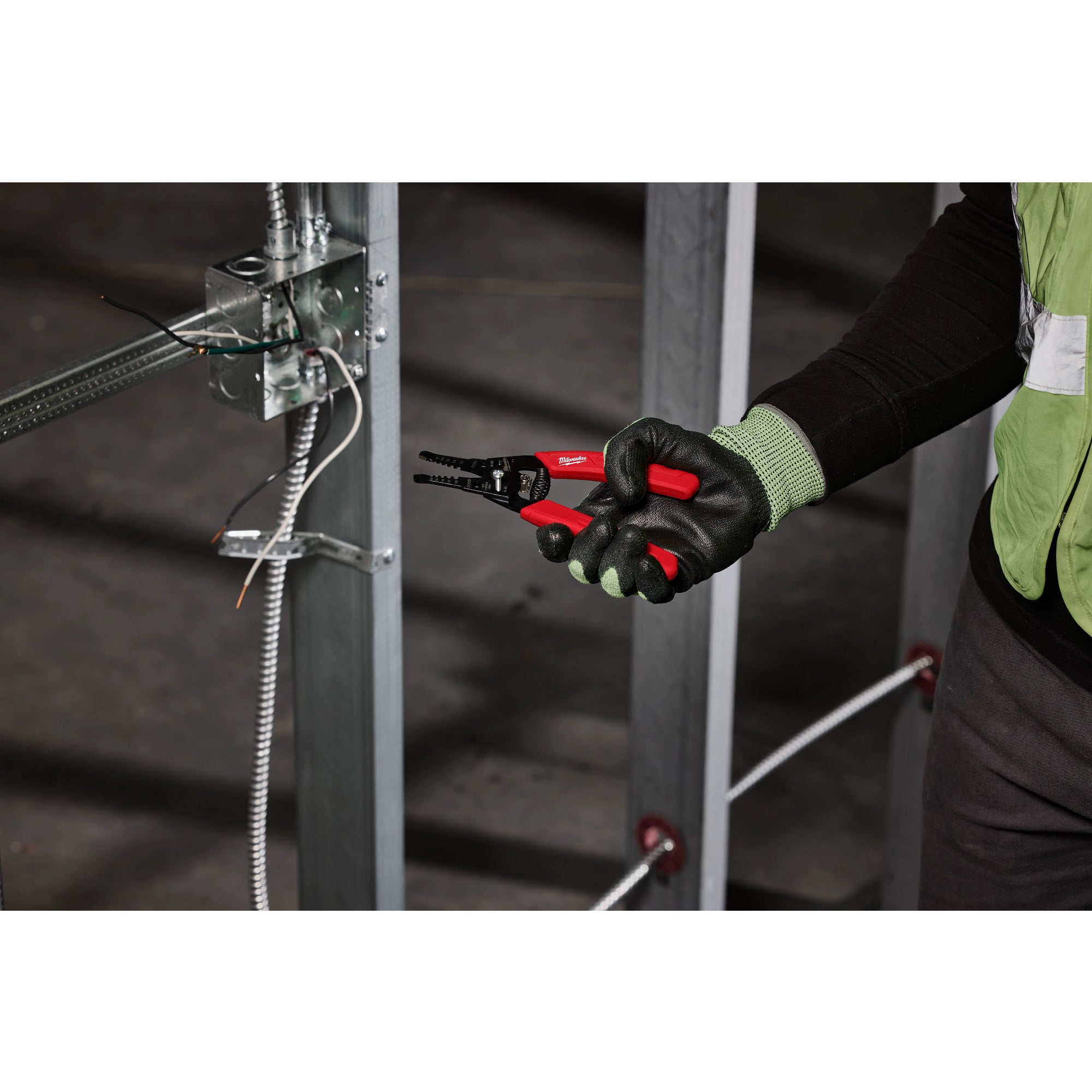PINCE À DÉNUDER & COUPER LE FIL CALIBRE 10-20 AWG