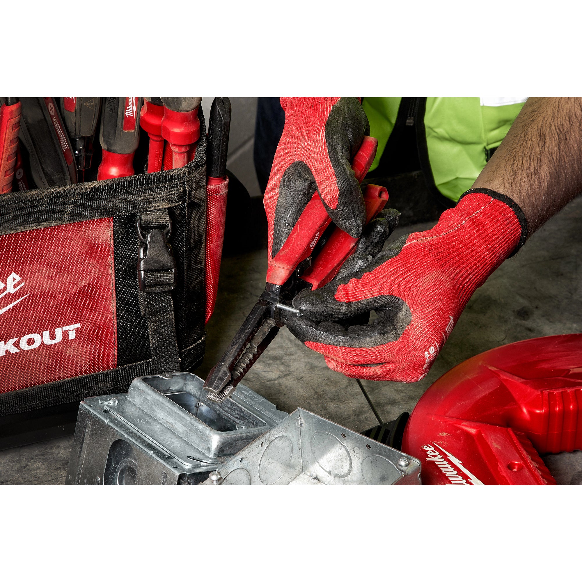 PINCE 7-EN-1 COMBINAISON À HAUTE LEVÉE