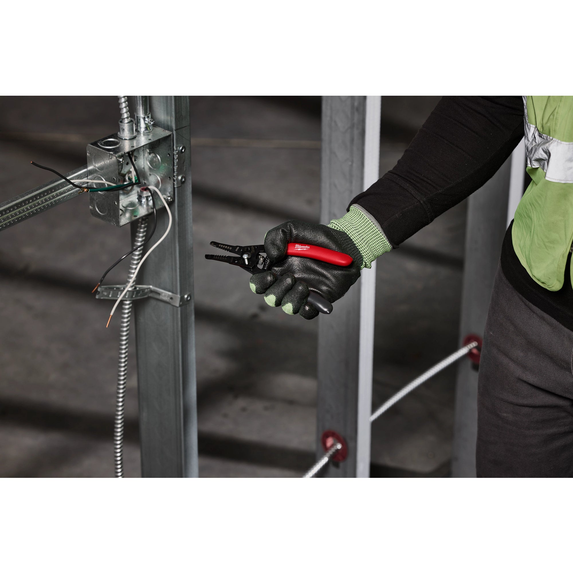 PINCE À DÉNUDER & COUPER LE FIL BASSE TENSION 20-32 AWG