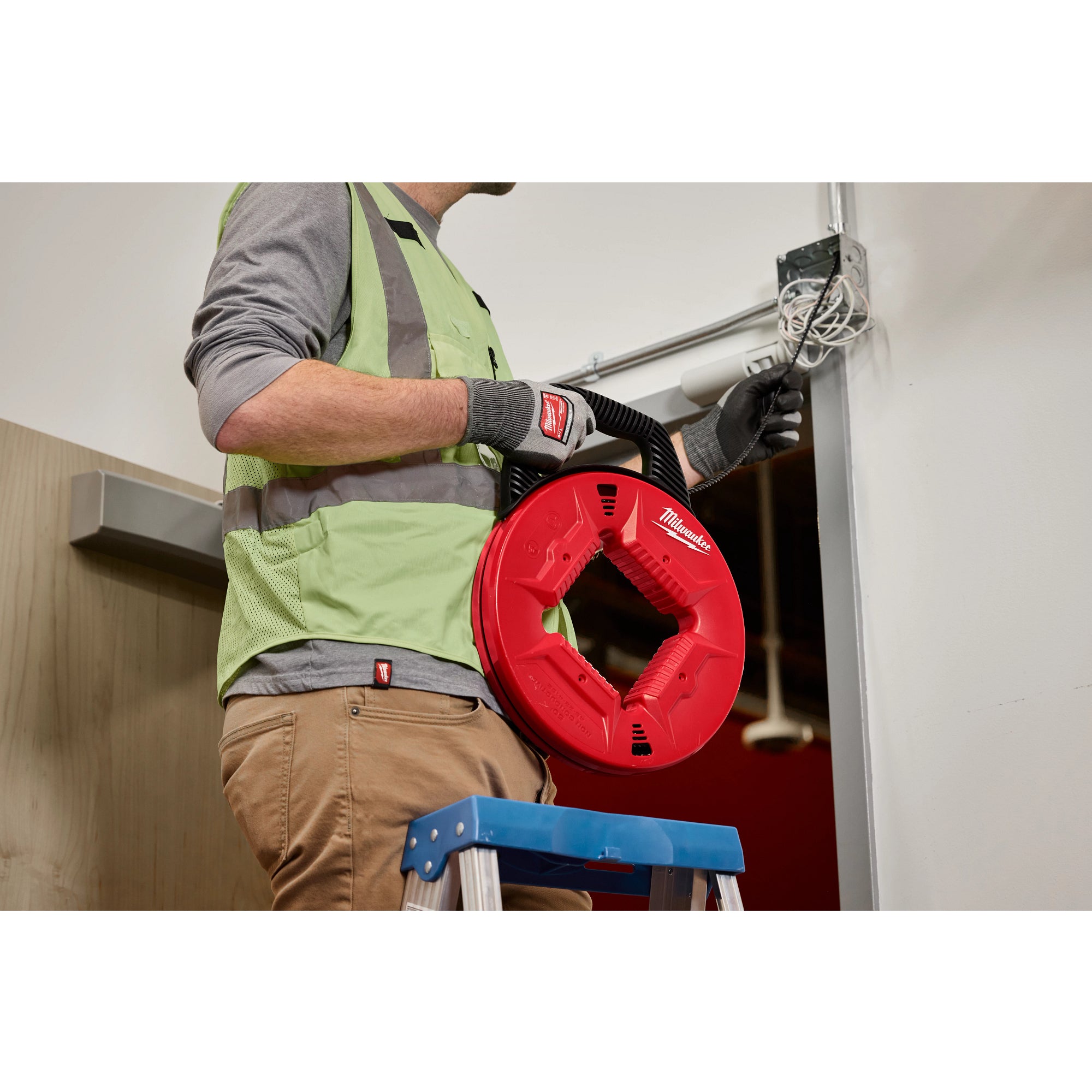 RUBAN DE TIRAGE 100' EN POLYESTER AVEC BOUT NON CONDUCTEUR