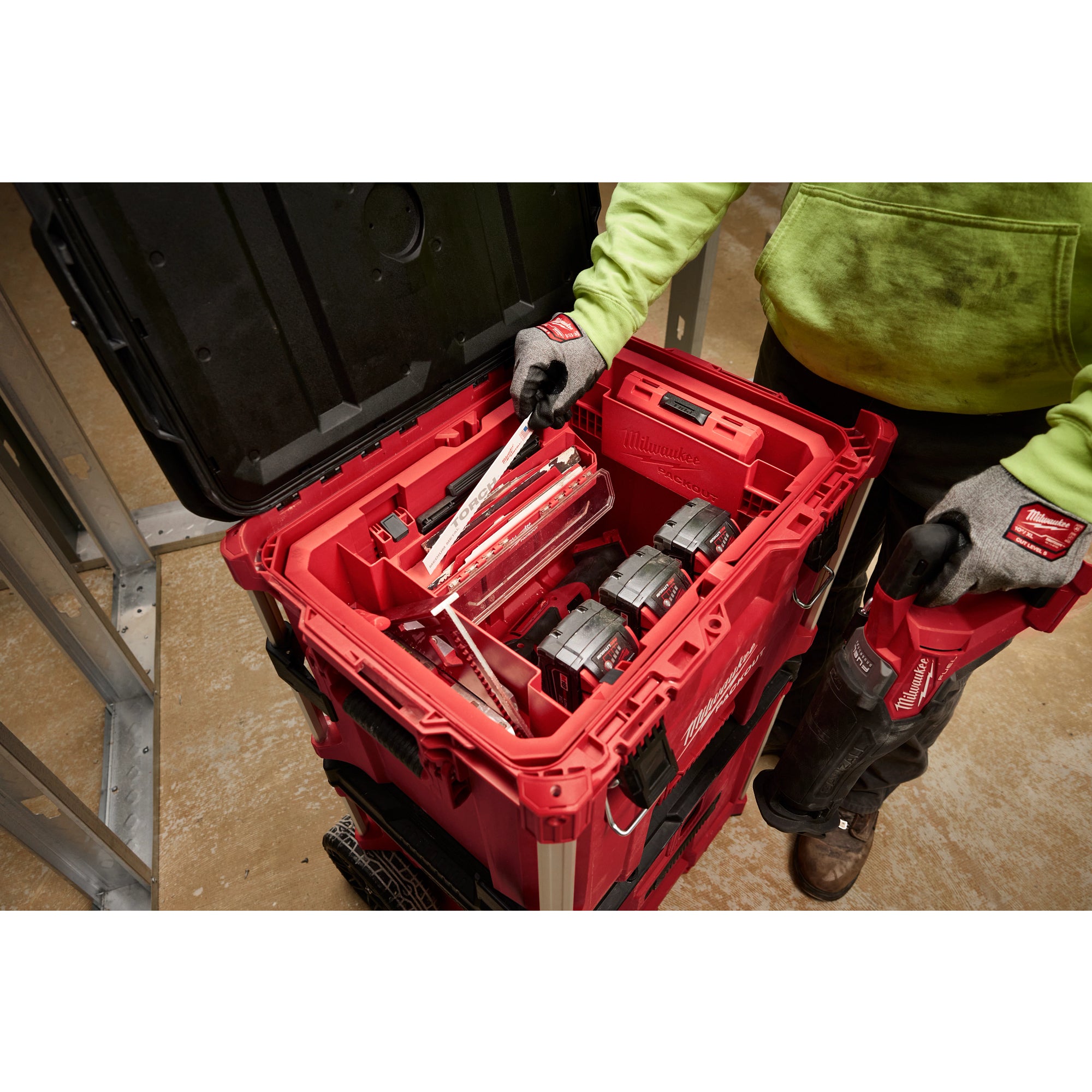 PLATEAU PRÊT À RECEVOIR DES FIXATIONS POUR COFFRE PACKOUT