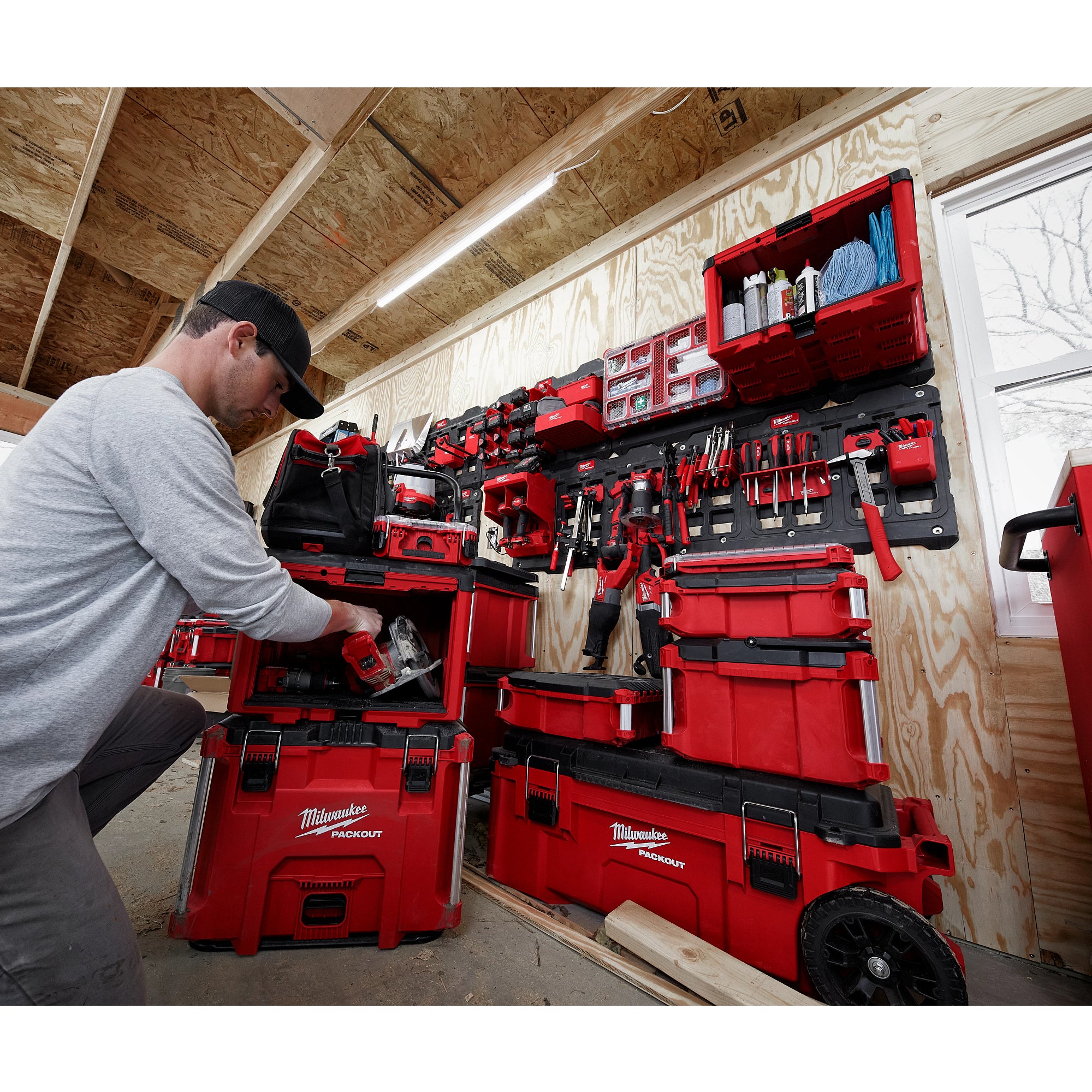 ARMOIRE 20'' PACKOUT