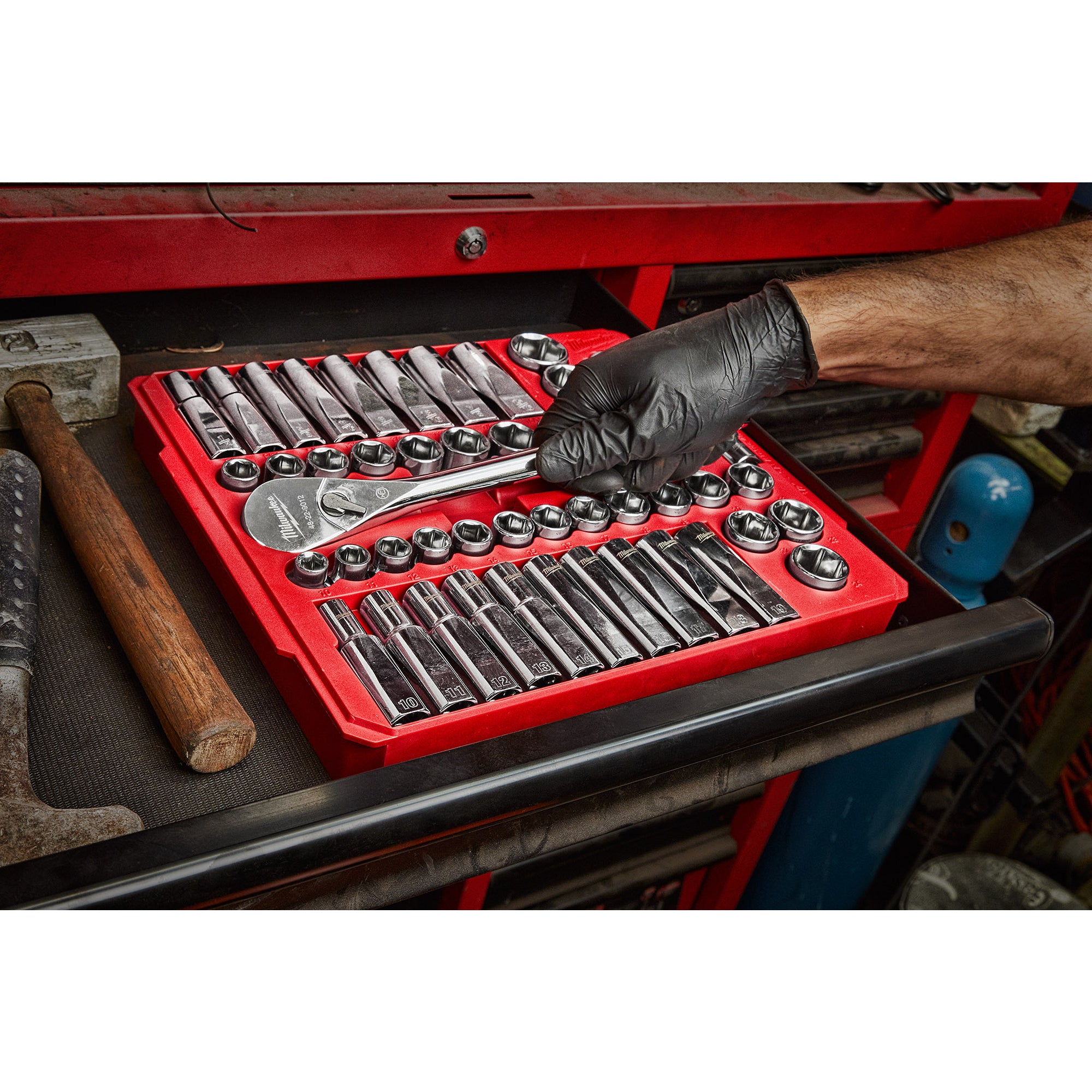 ENSEMBLE DE 47 DOUILLES ET CLIQUET 1/2'' SAE/METRIC