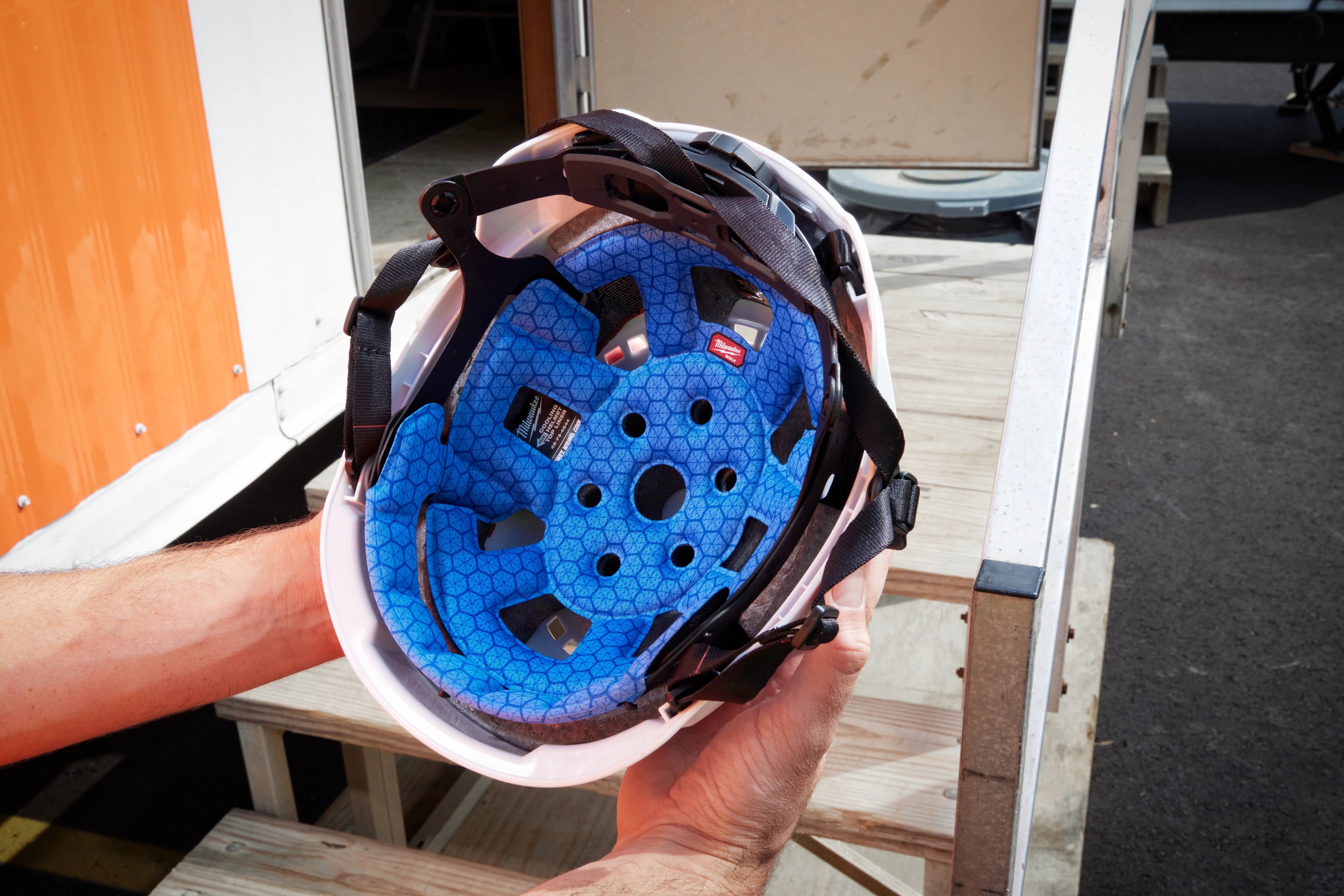 DOUBLURE DE REFROIDISSEMENT POUR CASQUE BOLT