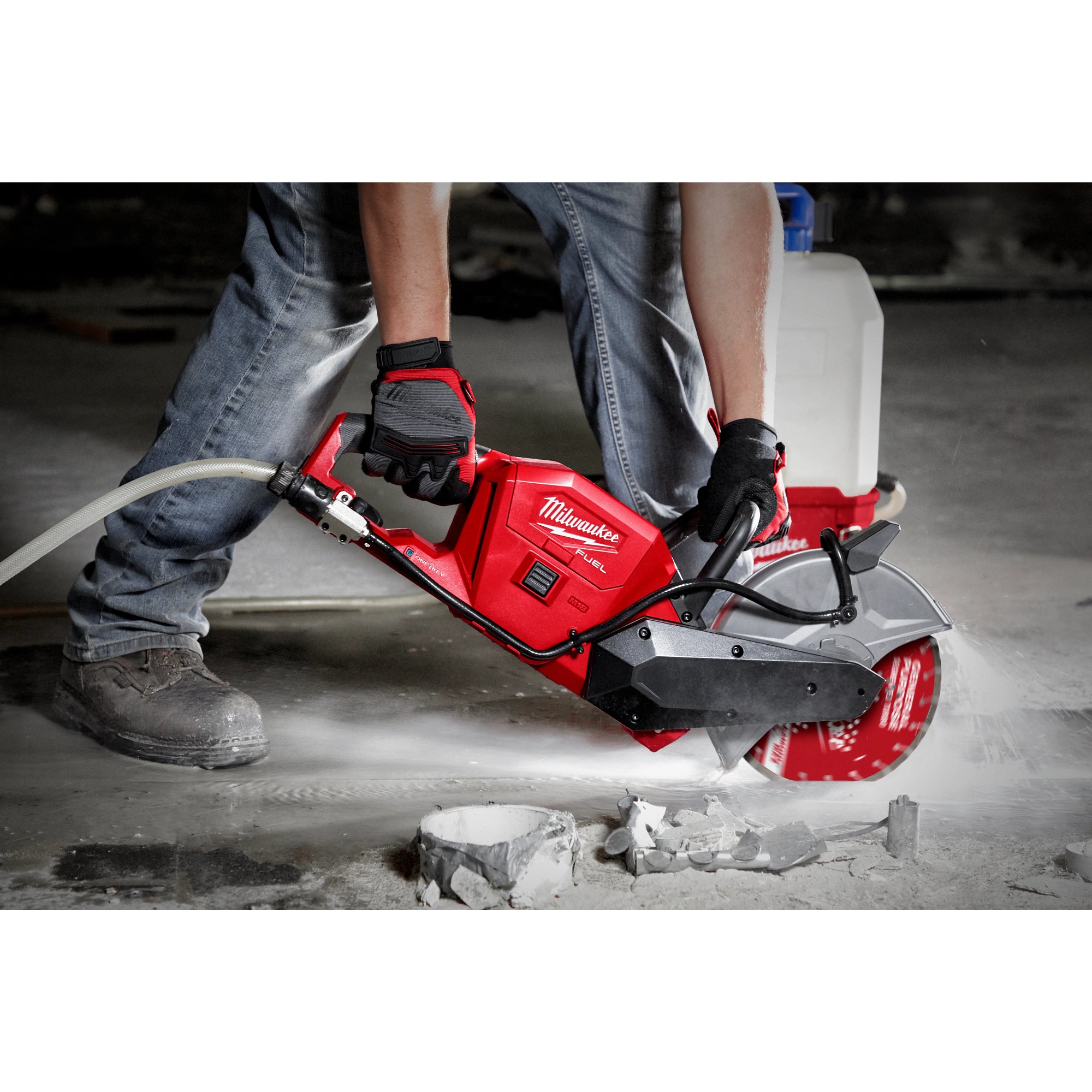 M18 FUEL BRUSHLESS 9" ONE-KEY™ CHAINSAW