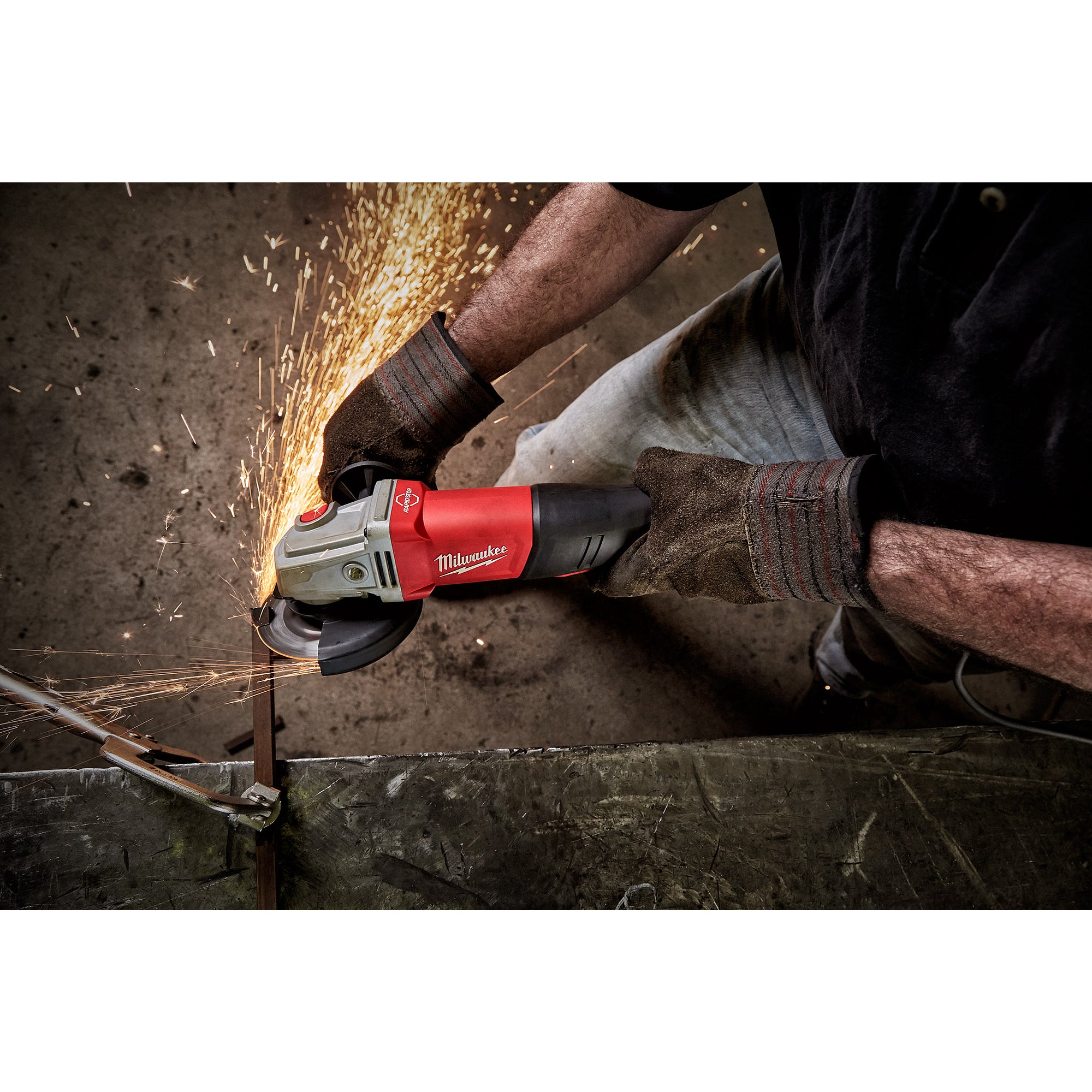 RECTIFIEUSE COUDÉE 4-1/2 / 5'' À PALETTE ÉLECTRIQUE 11 AMP