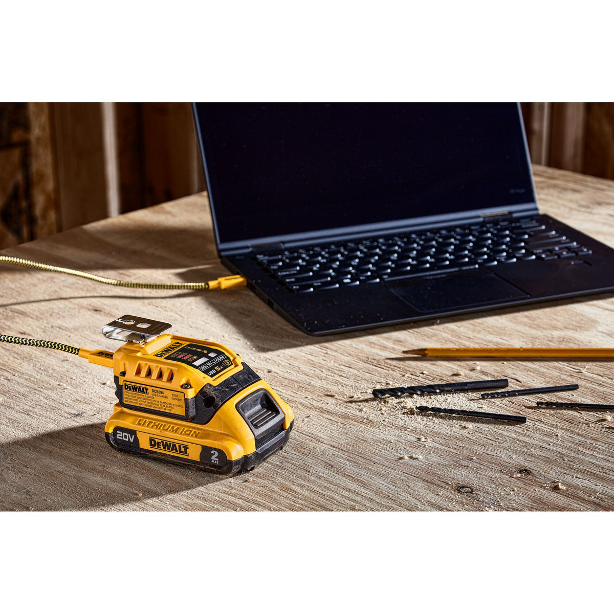 SYSTÈME DE CHARGE USB/USB-C 20V DEWALT
