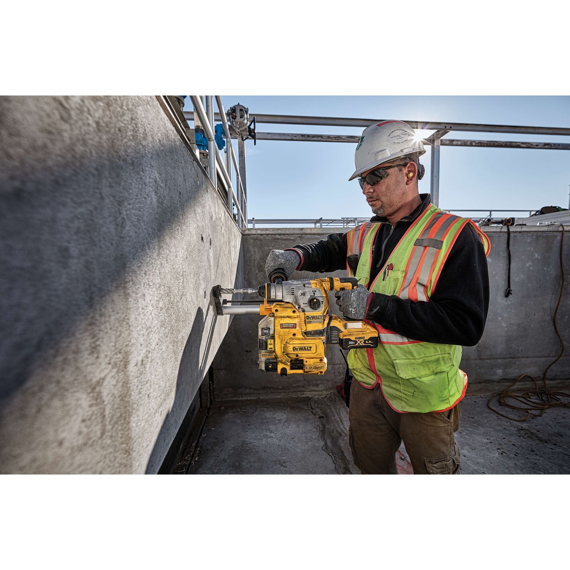 1-1/8'' SDS+ BRUSHLESS 20V MAX XR ROTARY HAMMER