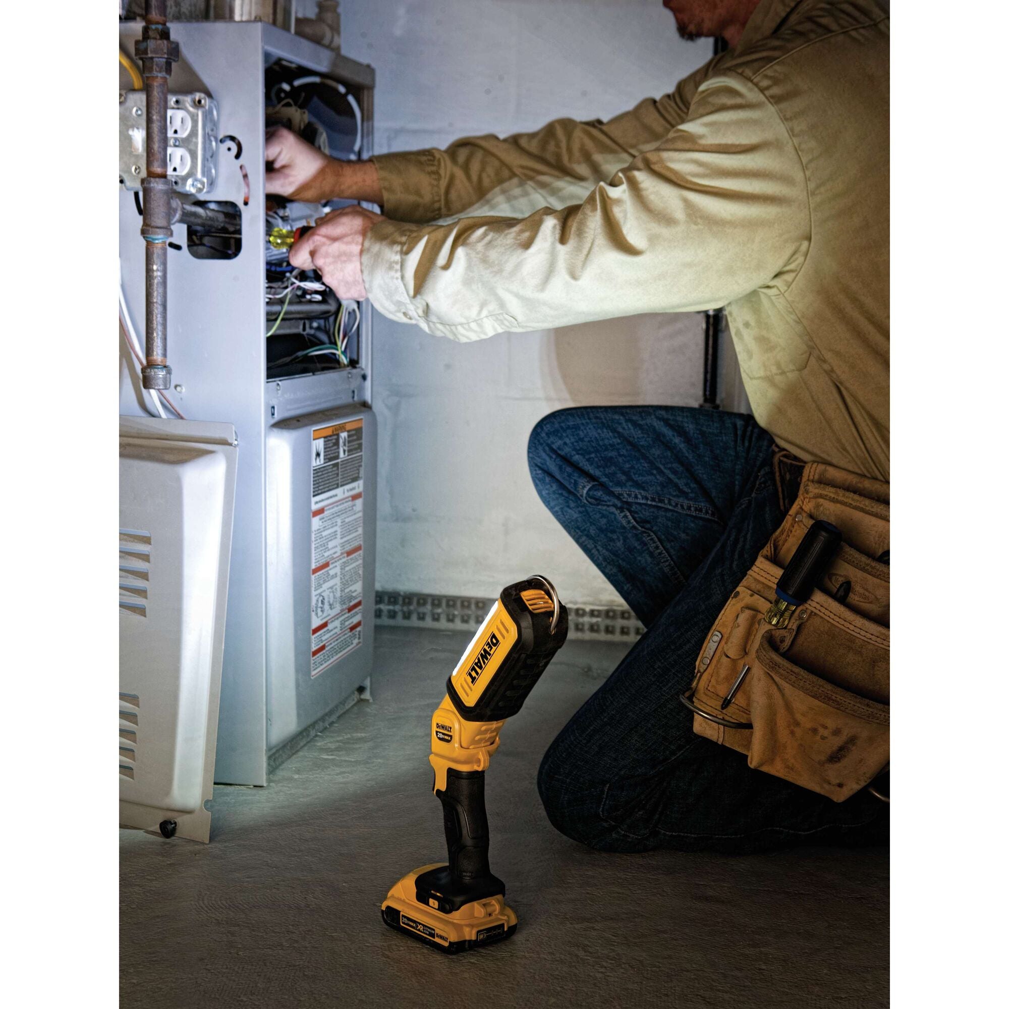 LAMPE DE TRAVAIL 500 LUMENS PORTATIVE 20V MAX