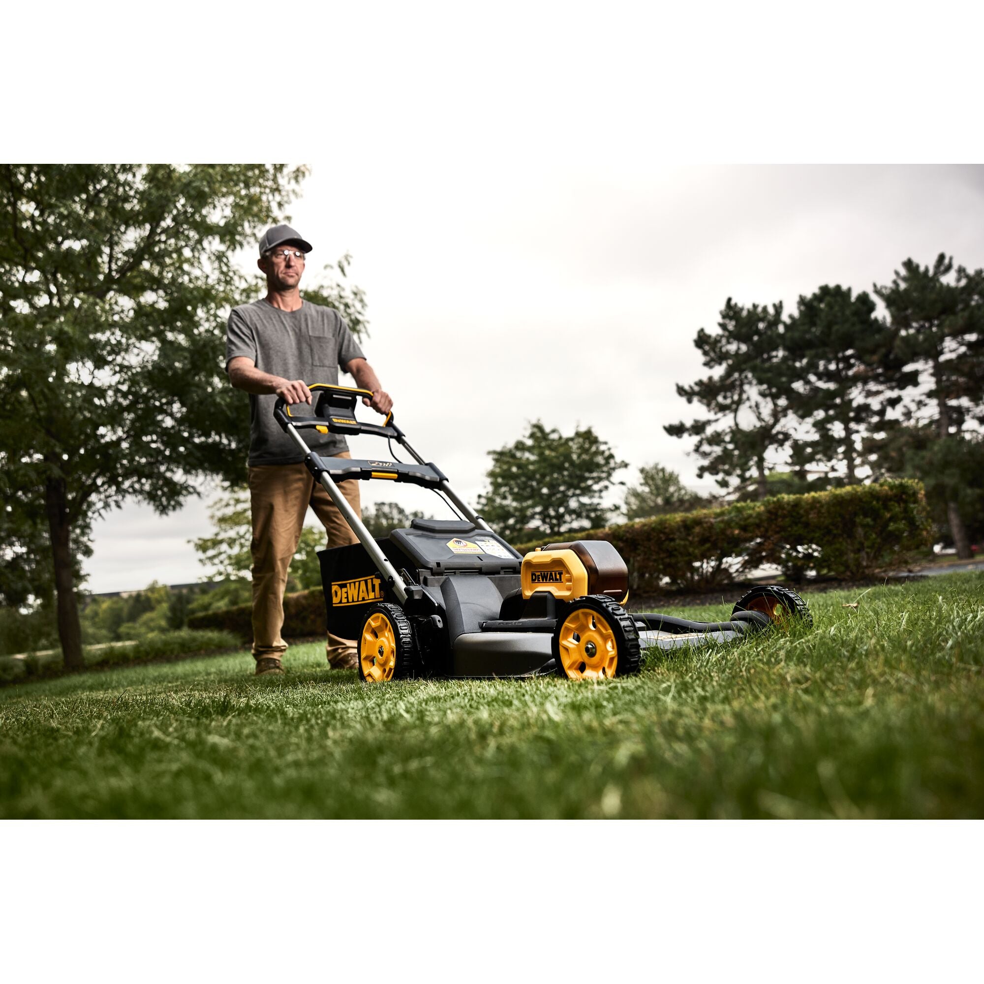 FLEXVOLT 60V MAX MOWER KIT (2 X 9.0AH)