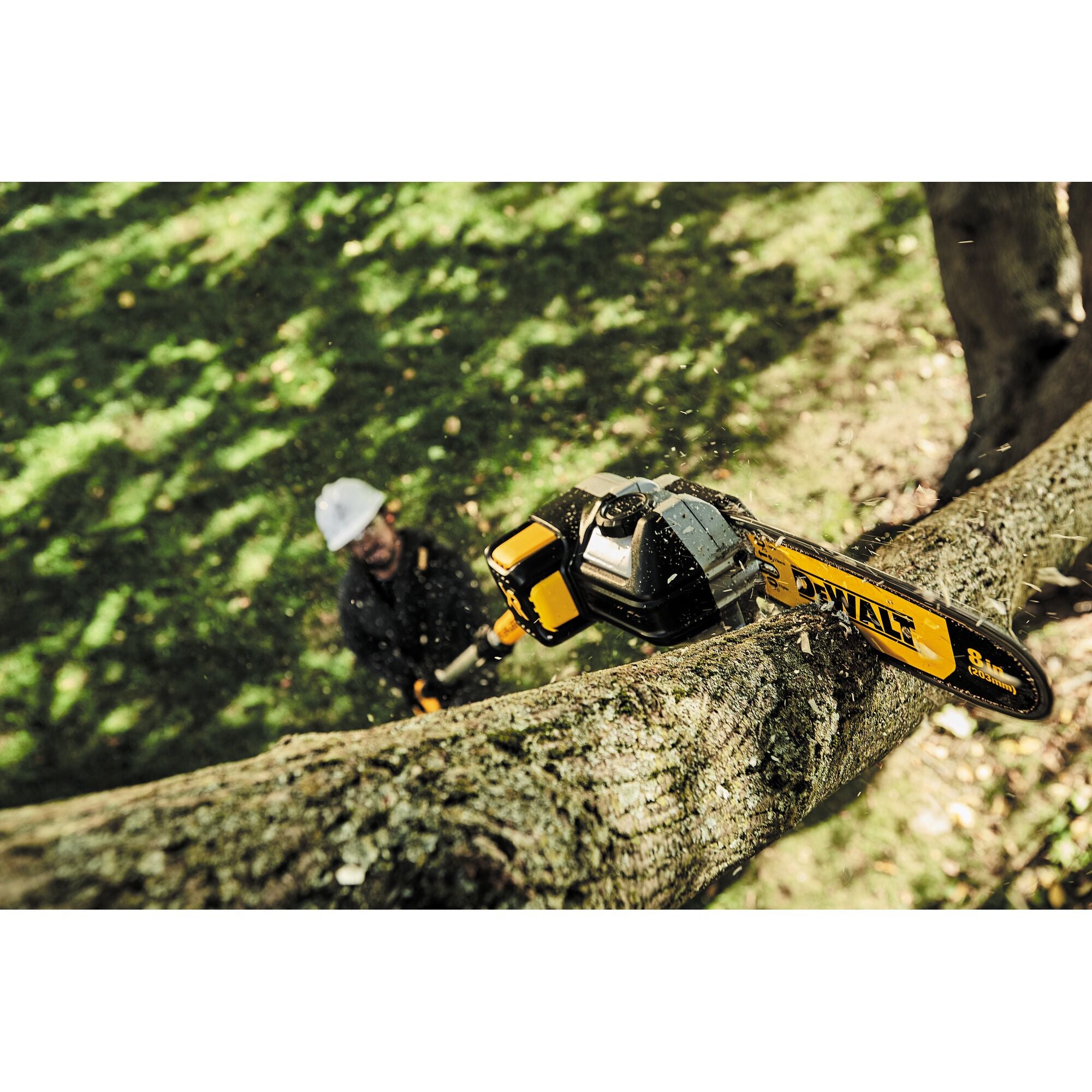 SCIE À CHAÎNE 8'' D'ÉLAGAGE EXTENSIBLE BRUSHLESS 20V MAX