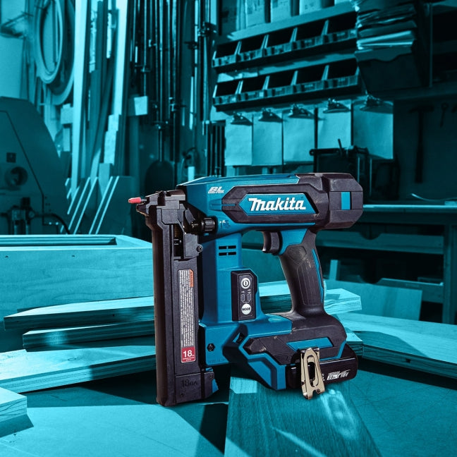 AGRAFEUSE 1/4'' CAL.18 DE 3/8'' À 1-1/2'' 18V BRUSHLESS