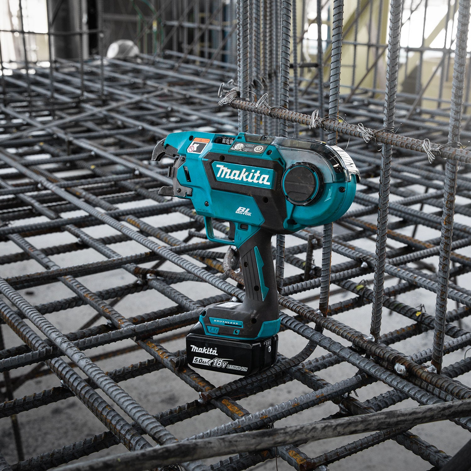 OUTIL REBAR À LIER LES BARRES D'ARMATURE 5/8'' 18V LXT