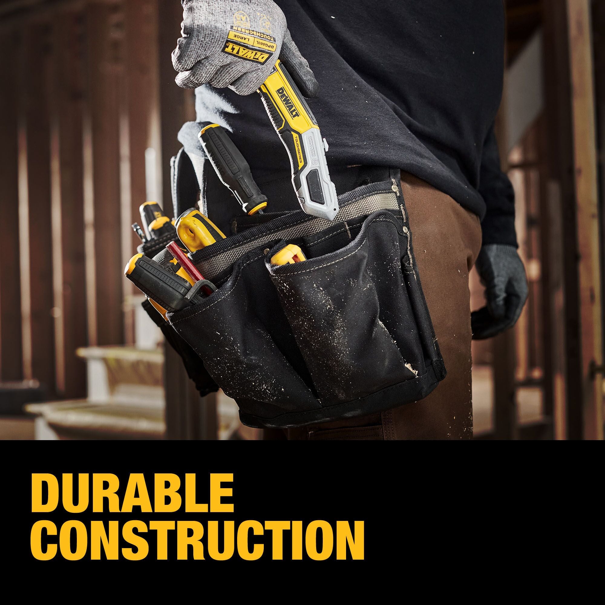 COUTEAU UTILITAIRE RÉTRACTABLE DEWALT TOUGHSERIES