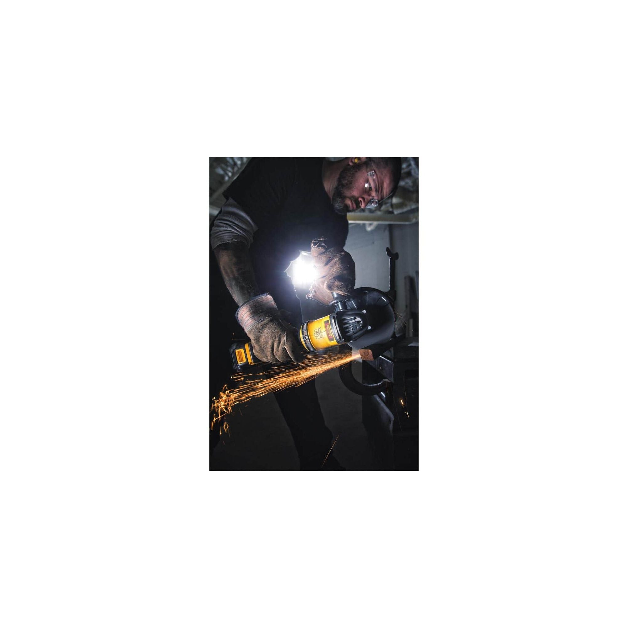 RECTIFIEUSE COUDÉE 4-1/2'' À PALETTTE BRUSHLESS 20V MAX XR