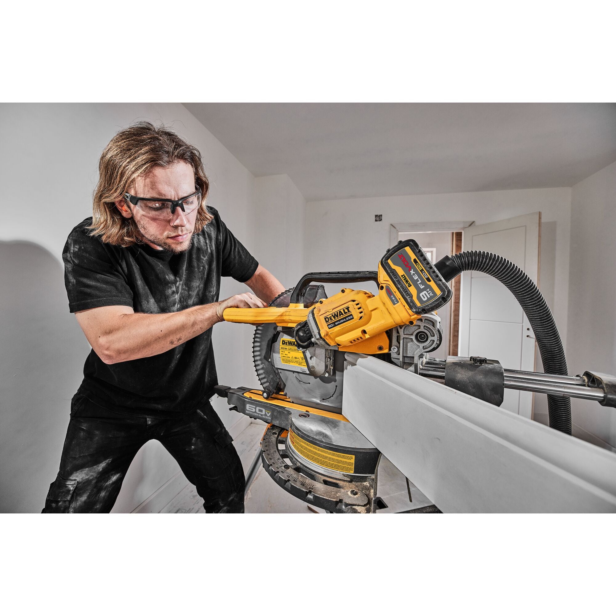 SCIE À ONGLETS 12'' RADIALE COULISSANTE 60V FLEXVOLT