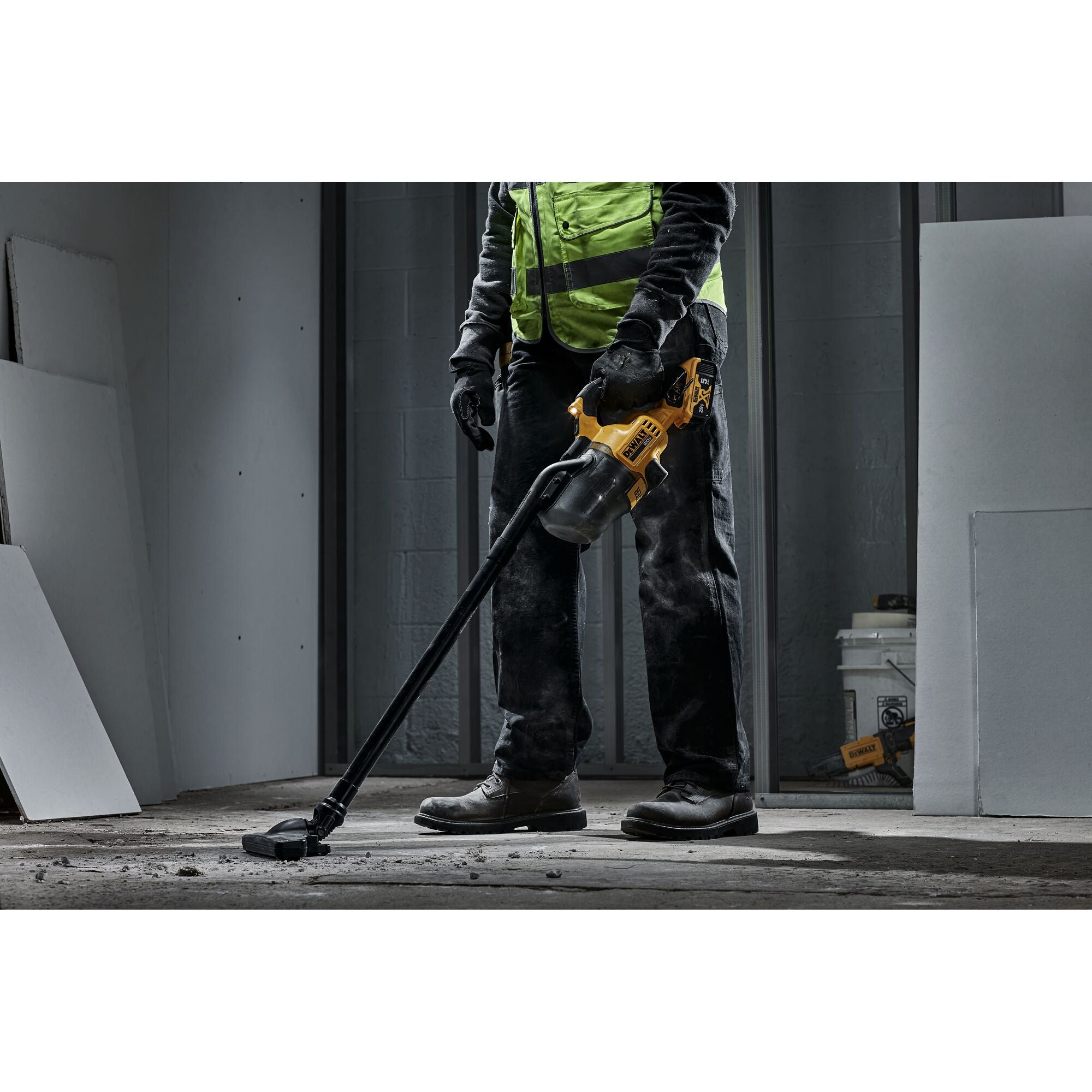 ASPIRATEUR À MAIN SEC 20V AVEC ACCESSOIRES